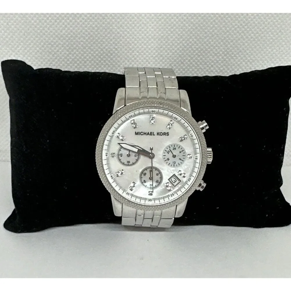 Michael Kors MK5020 Women's Silver Stainless Steel Analog Dial Wrist Watch NUL52